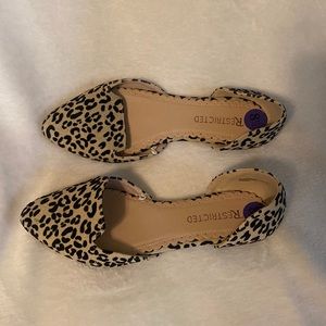 Restricted leopard flats